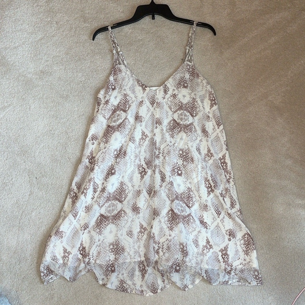 Altar’d State medium burgundy and white short dress